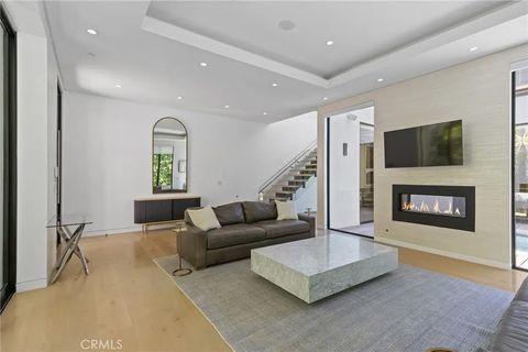 Tiny photo for 15241 Greenleaf, Sherman Oaks, CA 91403 (MLS # SR26009669)