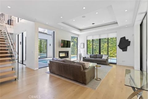 Tiny photo for 15241 Greenleaf, Sherman Oaks, CA 91403 (MLS # SR26009669)