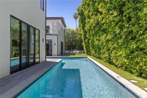 Tiny photo for 15241 Greenleaf, Sherman Oaks, CA 91403 (MLS # SR26009669)