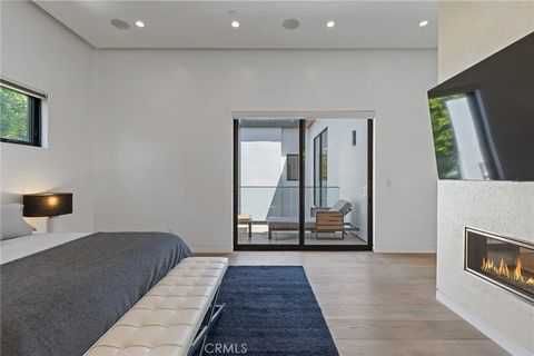 Tiny photo for 15241 Greenleaf, Sherman Oaks, CA 91403 (MLS # SR26009669)