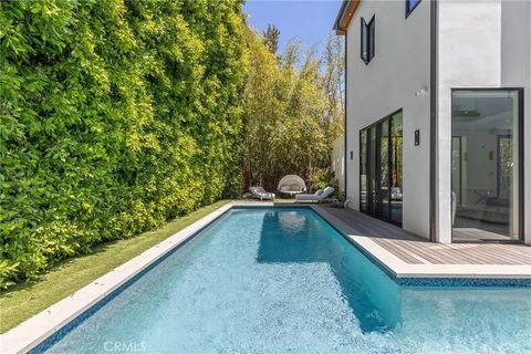 Tiny photo for 15241 Greenleaf, Sherman Oaks, CA 91403 (MLS # SR26009669)