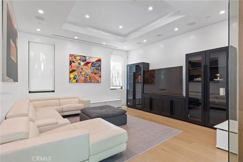 Tiny photo for 15241 Greenleaf, Sherman Oaks, CA 91403 (MLS # SR26009669)