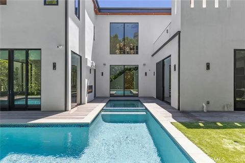 Tiny photo for 15241 Greenleaf, Sherman Oaks, CA 91403 (MLS # SR26009669)