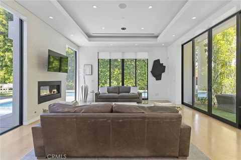 Tiny photo for 15241 Greenleaf, Sherman Oaks, CA 91403 (MLS # SR26009669)