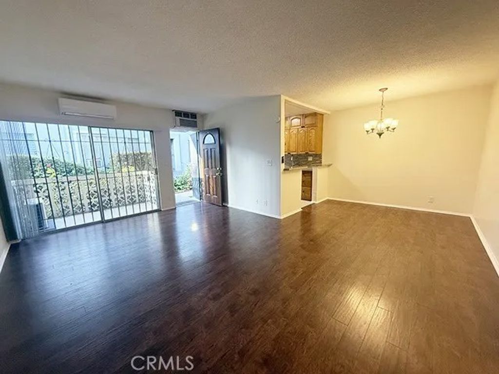 Photo of 612 N Hayworth Avenue #2, Los Angeles, CA 90048 (MLS # SR26112906)