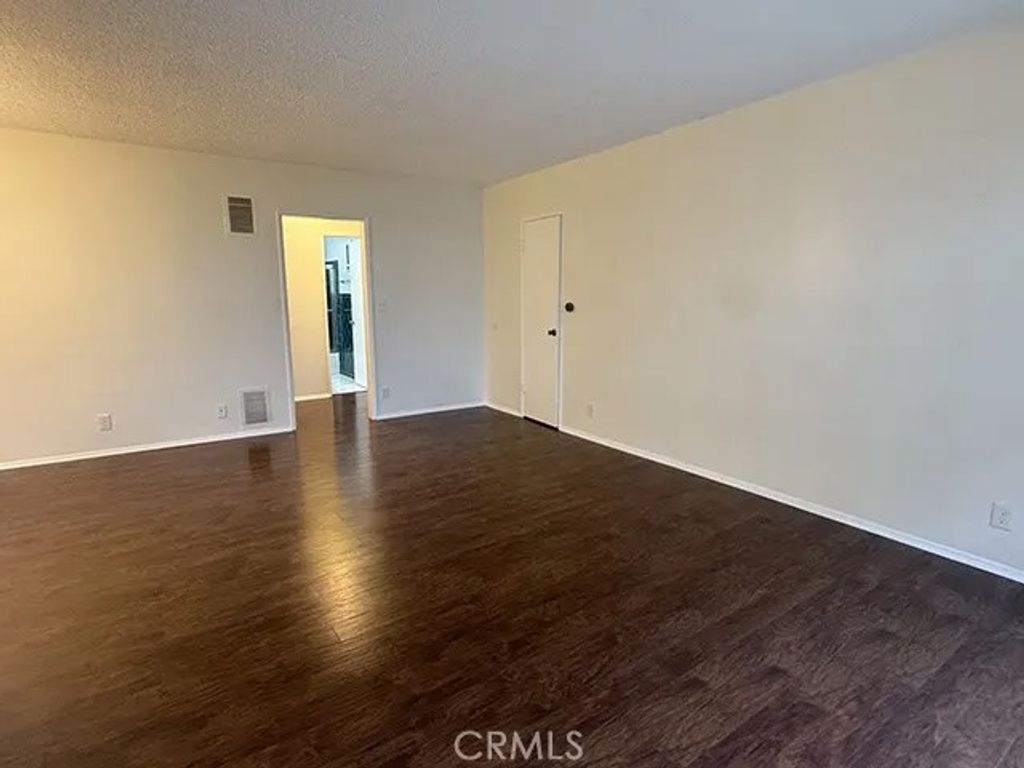 Photo of 612 N Hayworth Avenue #2, Los Angeles, CA 90048 (MLS # SR26112906)