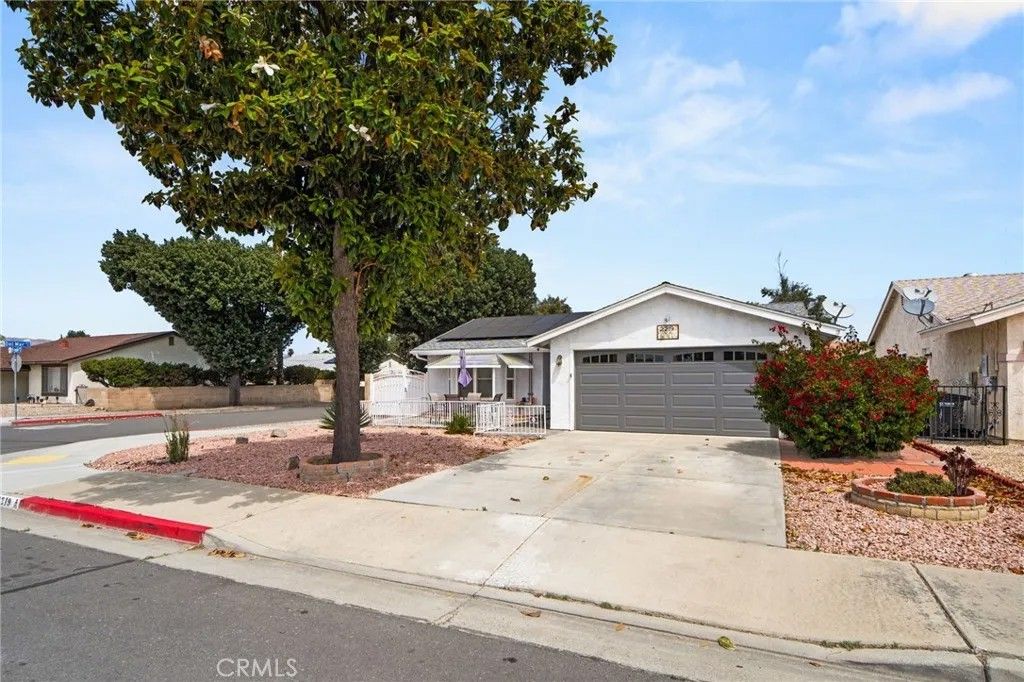 Photo of 2219 El Toro Cir, Hemet, CA 92545 (MLS # CV26094878)