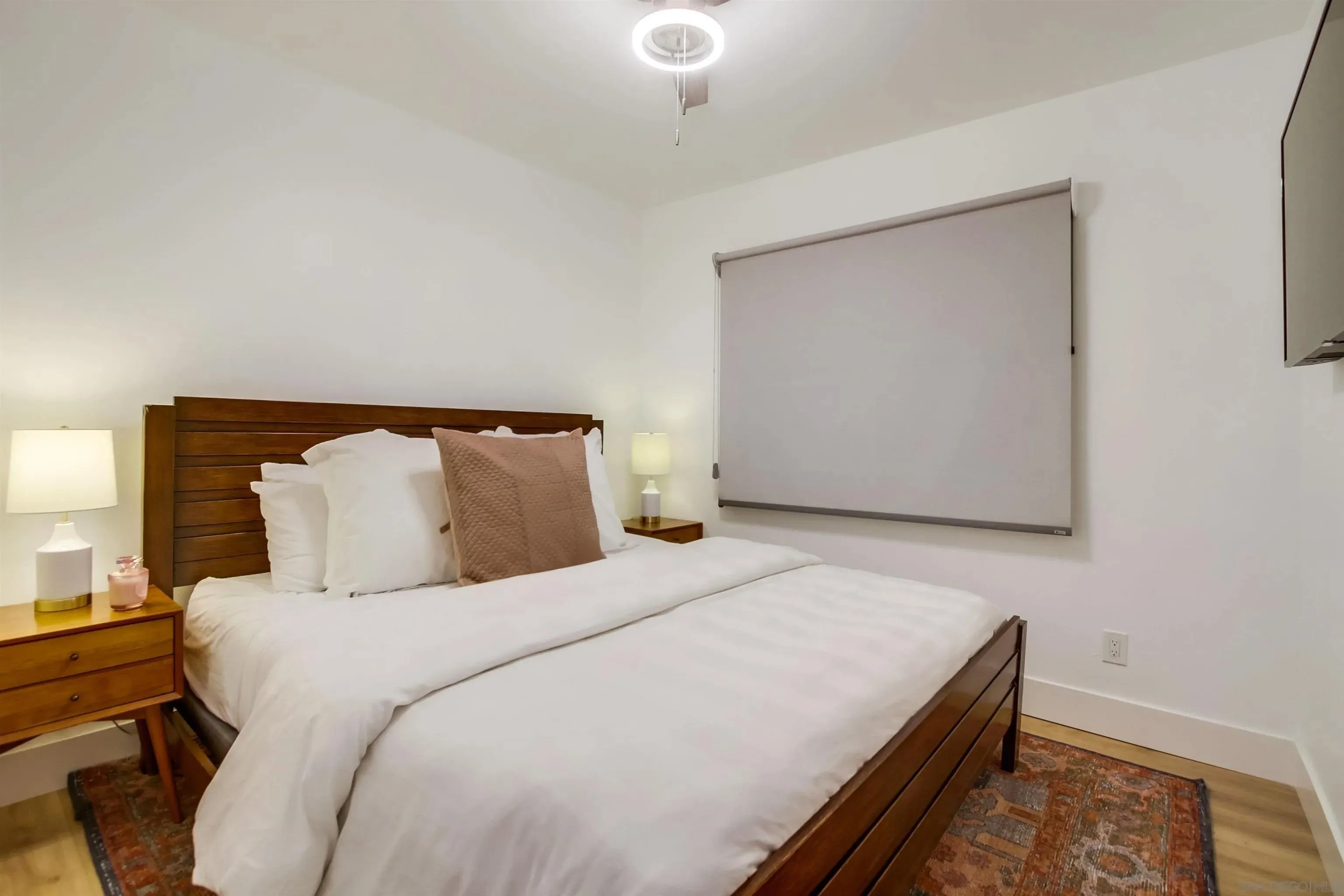 San Diego, California 92101, United States, 3 Bedrooms Bedrooms, ,3 BathroomsBathrooms,Residential,Active,172854