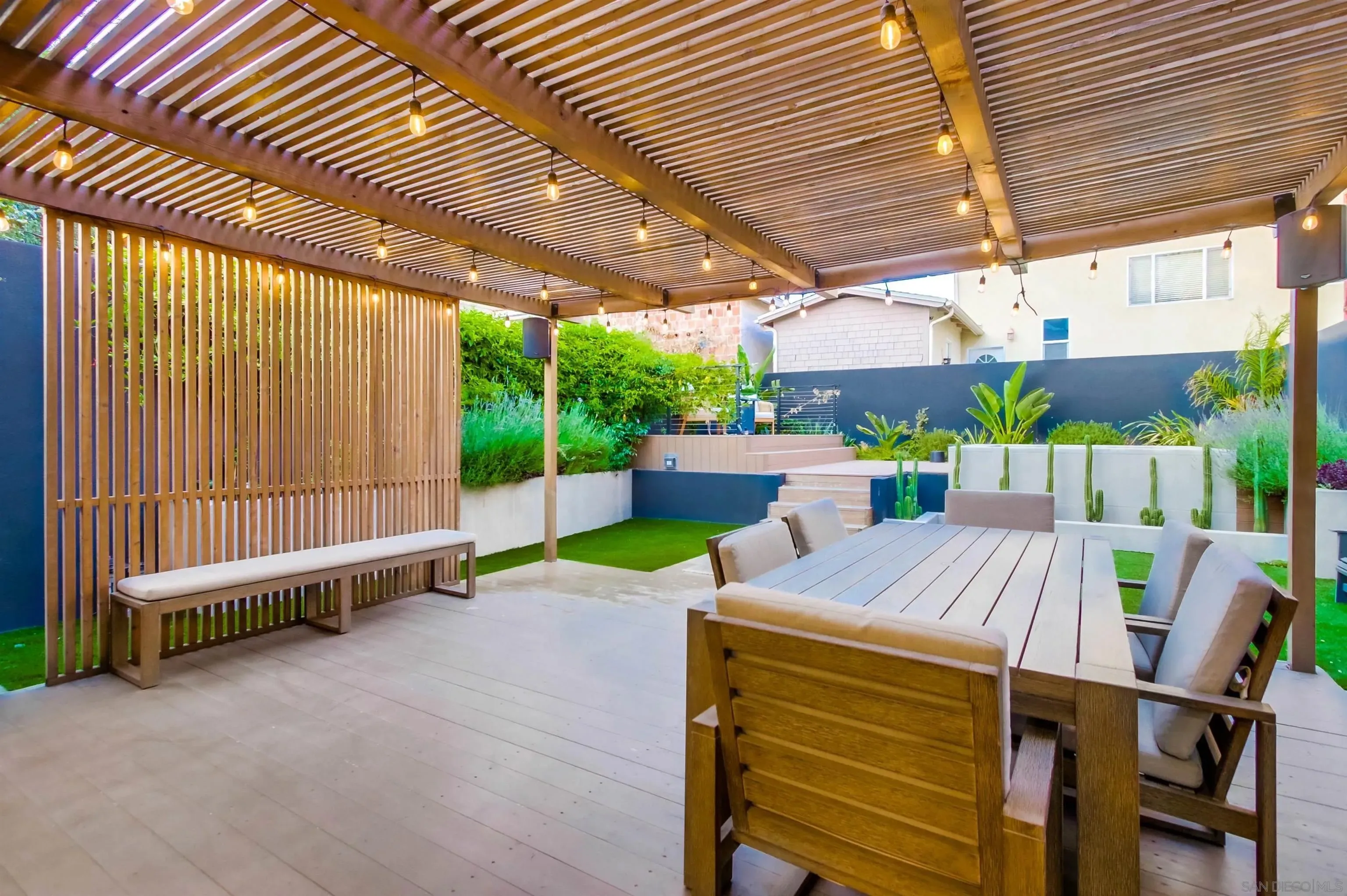 San Diego, California 92101, United States, 3 Bedrooms Bedrooms, ,3 BathroomsBathrooms,Residential,Active,172854