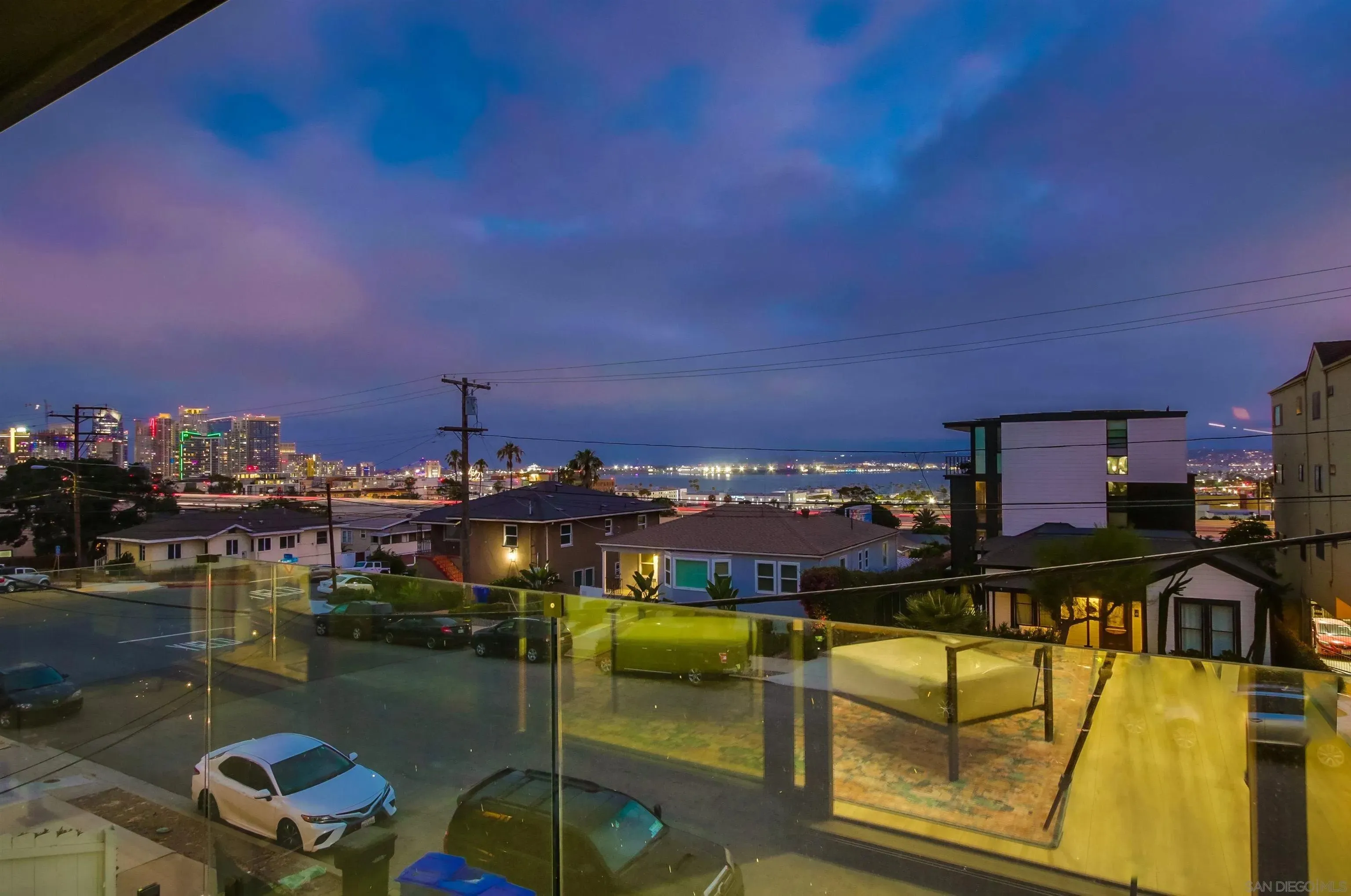 San Diego, California 92101, United States, 3 Bedrooms Bedrooms, ,3 BathroomsBathrooms,Residential,Active,172854