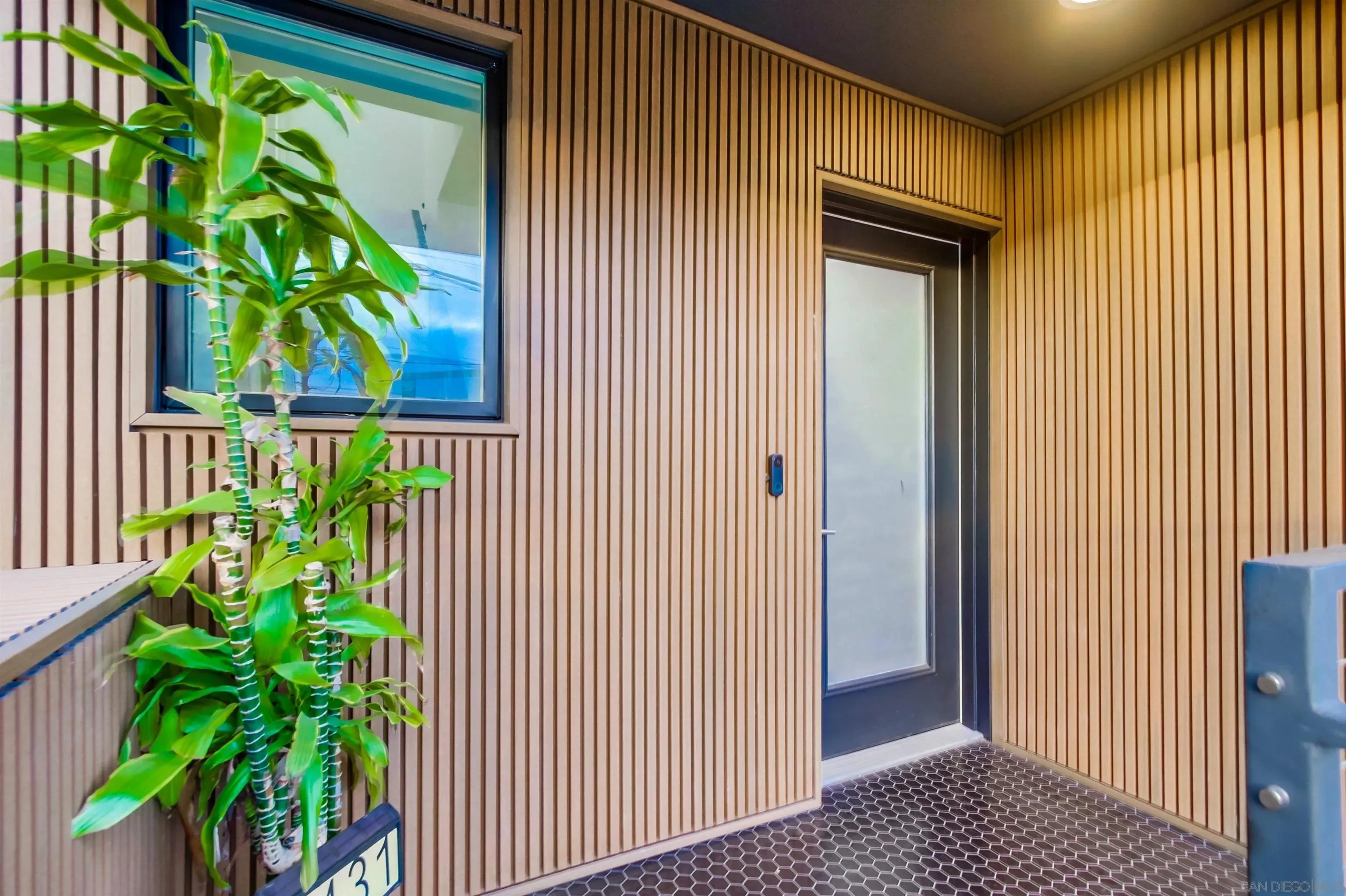 San Diego, California 92101, United States, 3 Bedrooms Bedrooms, ,3 BathroomsBathrooms,Residential,Active,172854