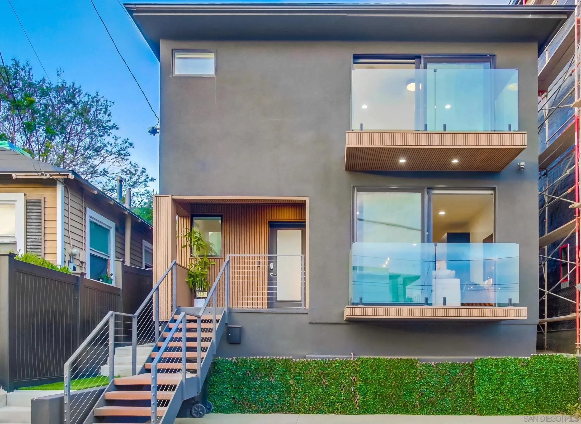 San Diego, California 92101, United States, 3 Bedrooms Bedrooms, ,3 BathroomsBathrooms,Residential,Active,172854