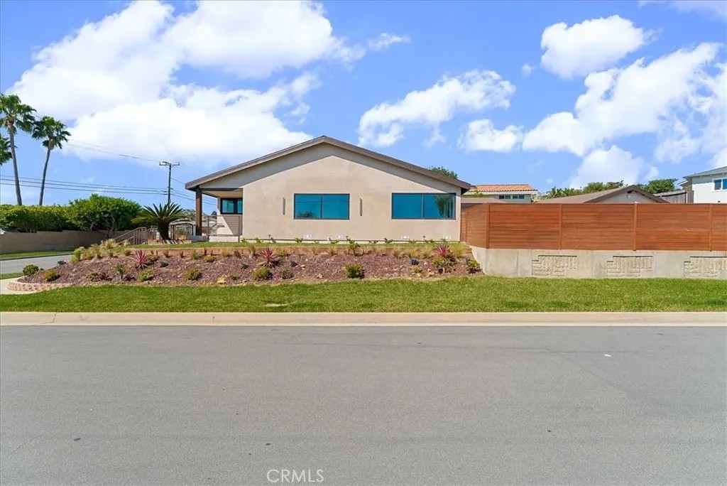 2704 Vista Mesa