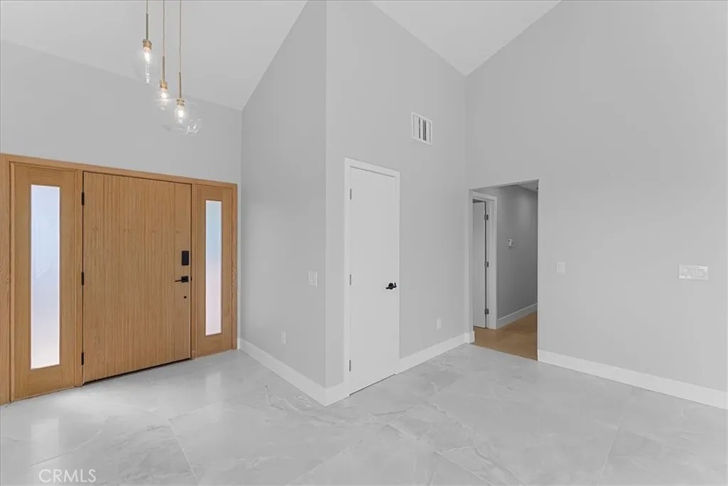2704 Vista Mesa