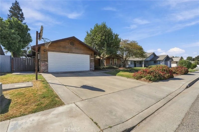 2149 W Della