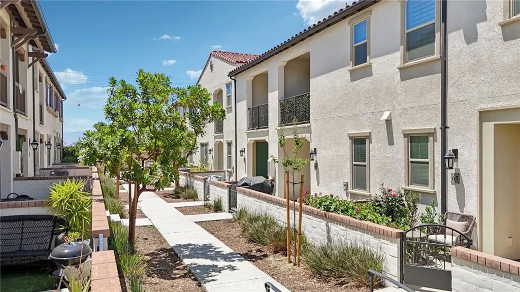 2818 E Berry Loop Privado 66