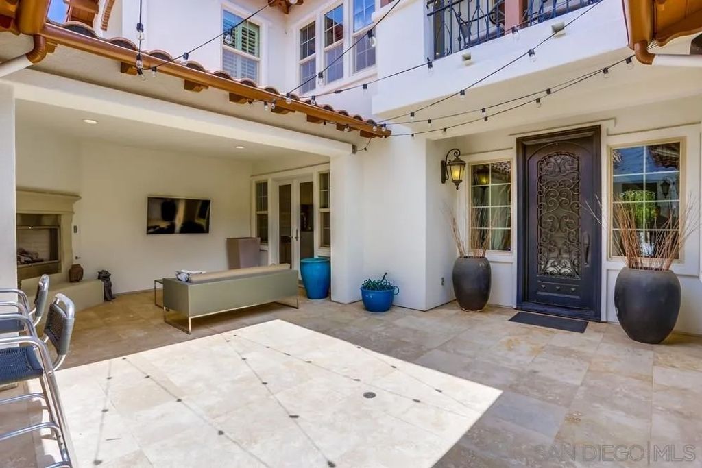 Photo of 6977 Corte Langosta, Carlsbad, CA 92009 (MLS # 250032610)