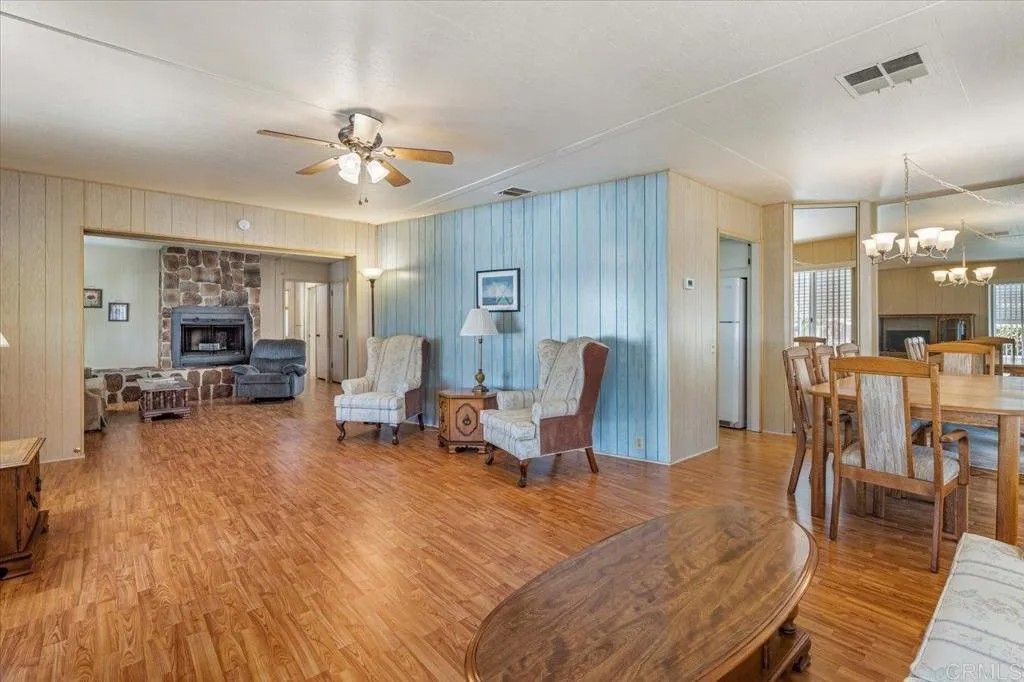 Photo of 1010 E Bobier Dr #204, Vista, CA 92084 (MLS # NDP2601967)