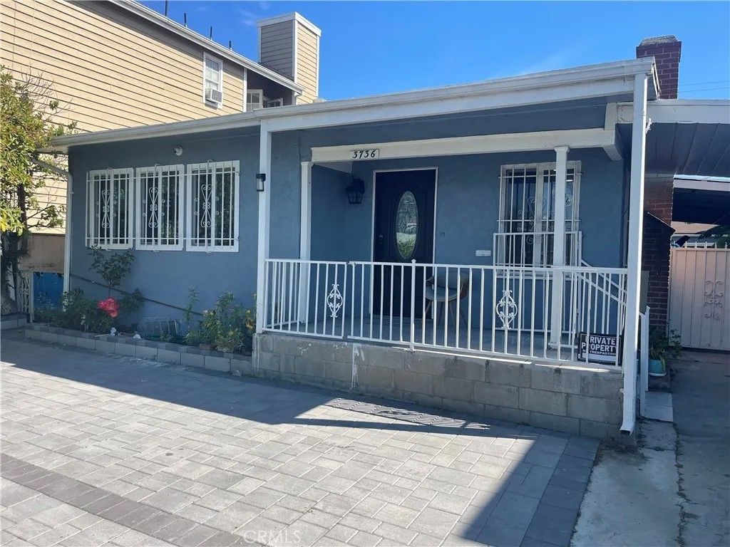 Photo of 3736 Veteran Avenue, Los Angeles, CA 90034 (MLS # TR26068647)