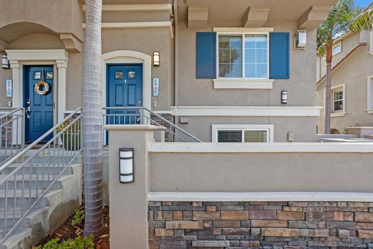 4007 Bluff View Way