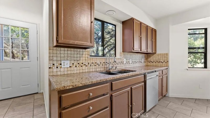 16500 Eden Lane