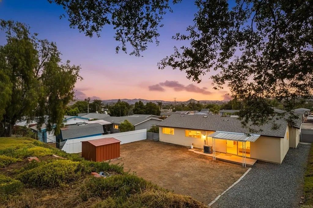 Photo of 660 Terrace Avenue, Escondido, CA 92026 (MLS # NDP2603696)