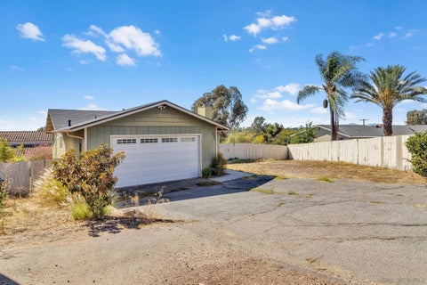 Photo of 477 Rancho Vista, Vista, CA 92083 (MLS # 260024501)