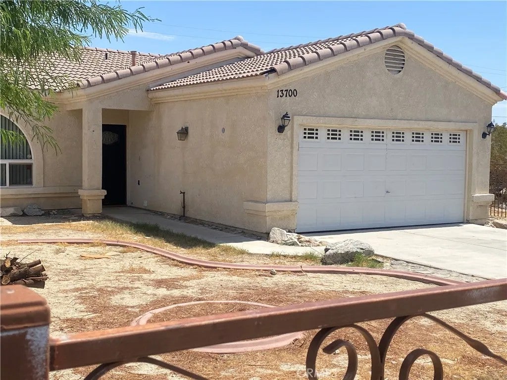 13700 El Cajon