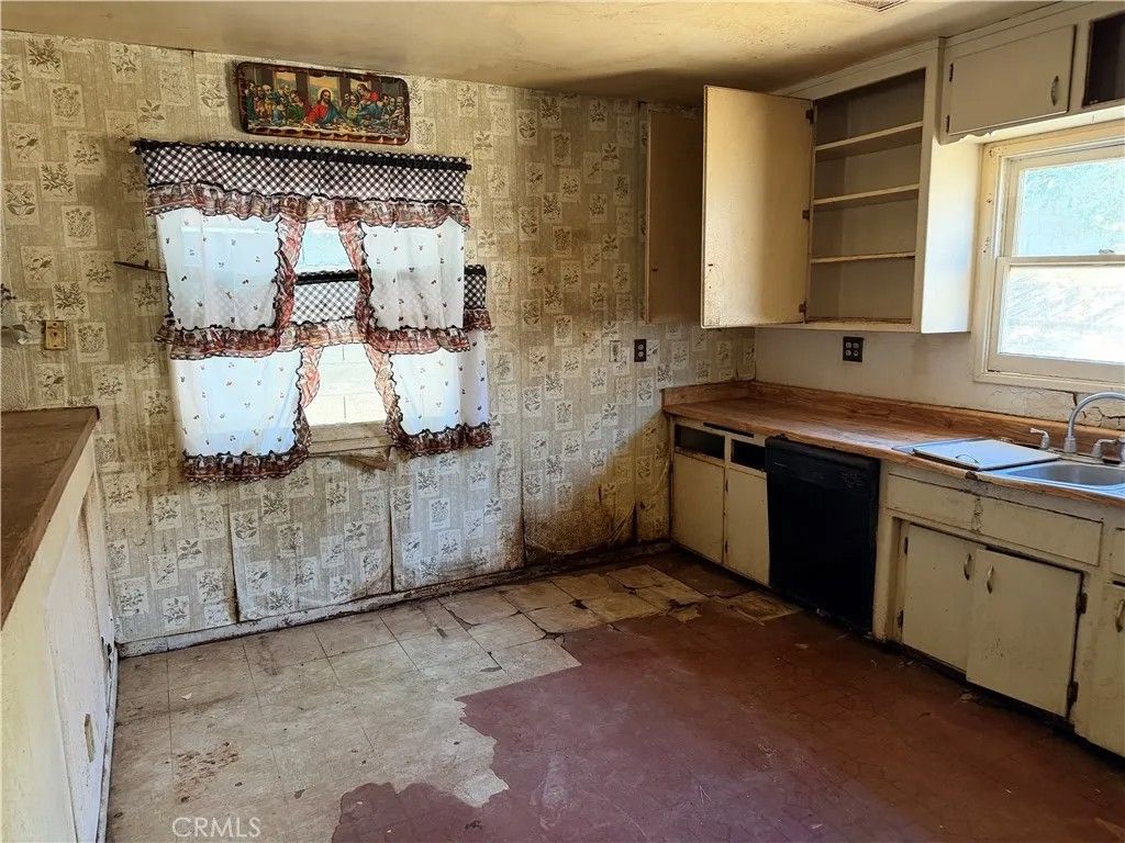 Photo of 14427 Tedford Dr, Whittier, CA 90604 (MLS # DW26086080)