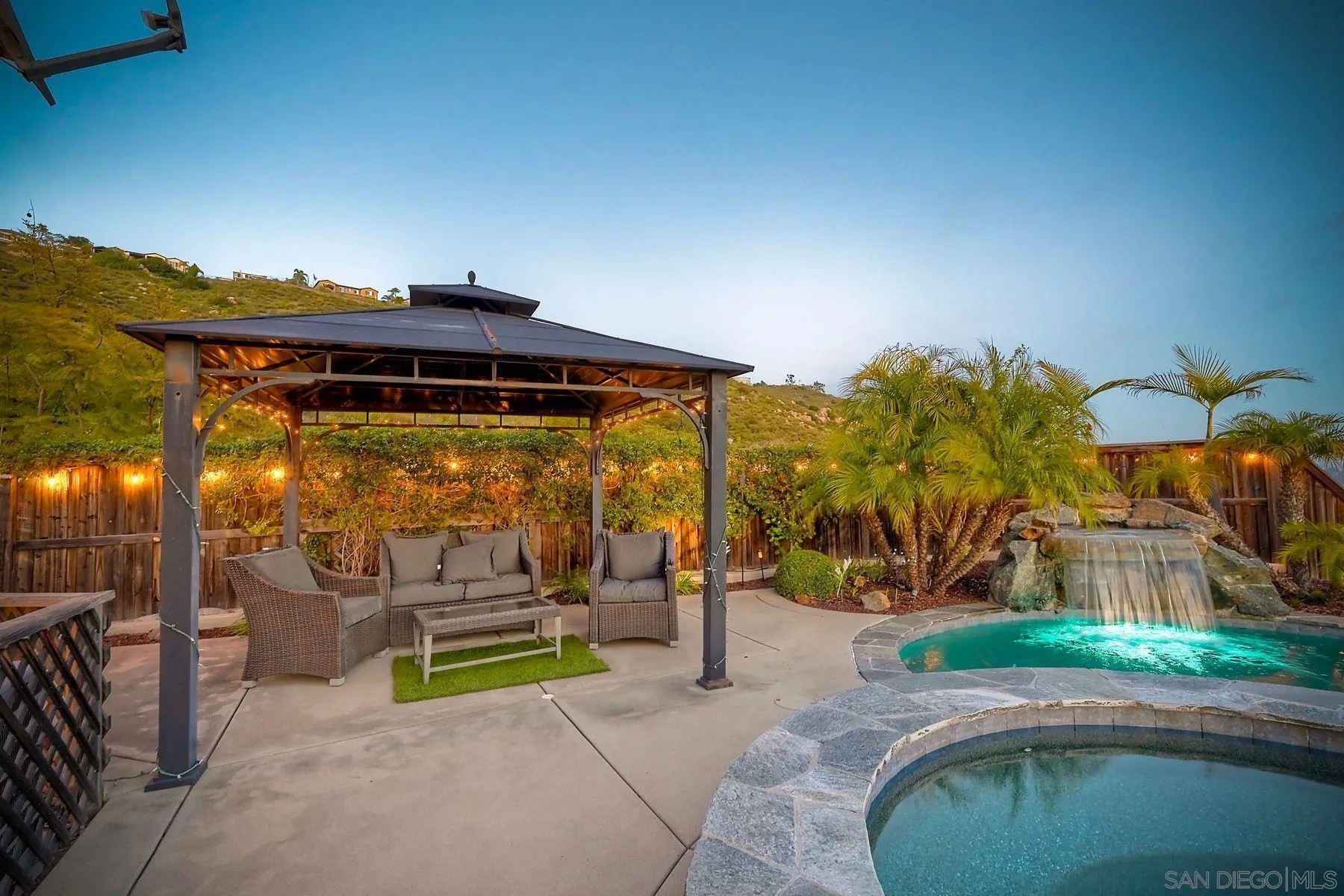 5324 Bella Vista St