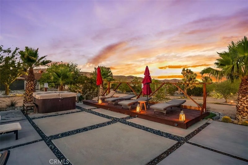 59427 La Crescenta Drive