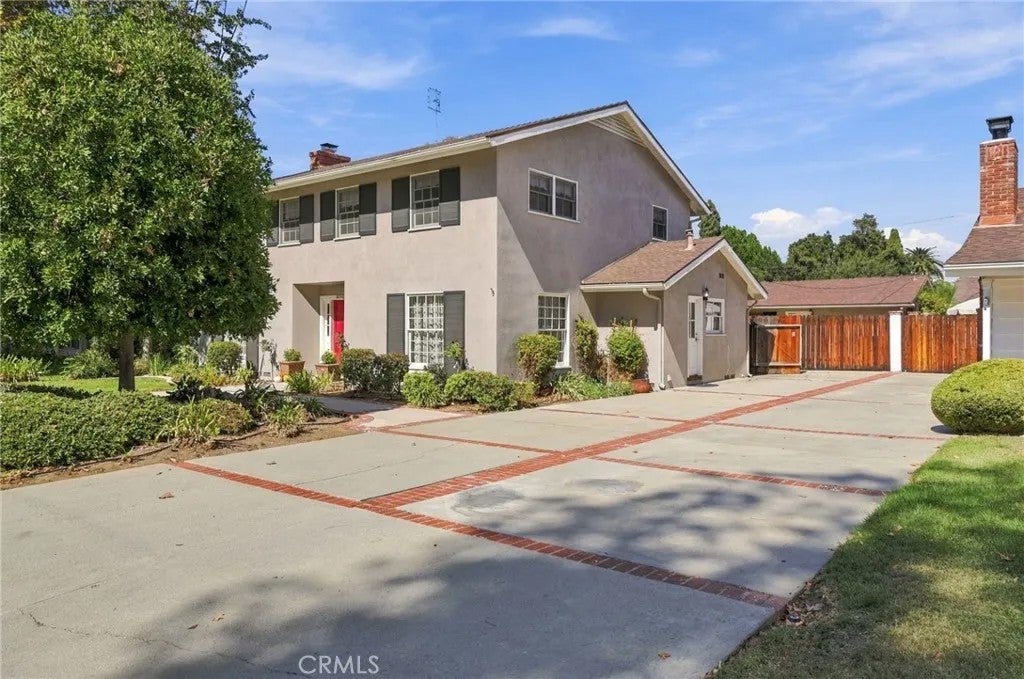 4045 Chapman