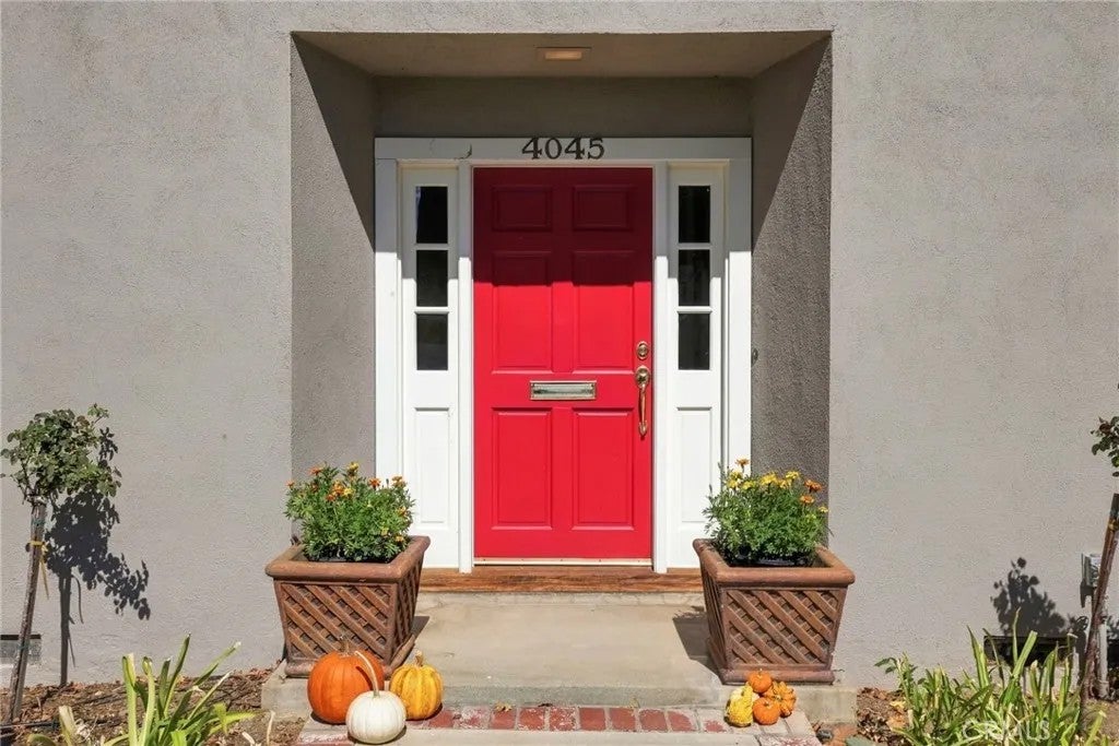 4045 Chapman