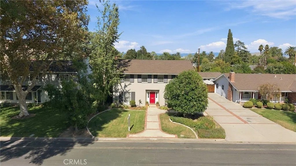4045 Chapman
