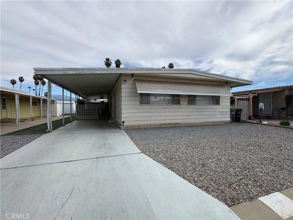 Photo of 180 Santa Paula Dr, Hemet, CA 92543 (MLS # SW26032475)