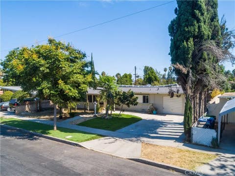 Photo of 19338 Elkwood ST, Reseda, CA 91335 (MLS # SR26177039)