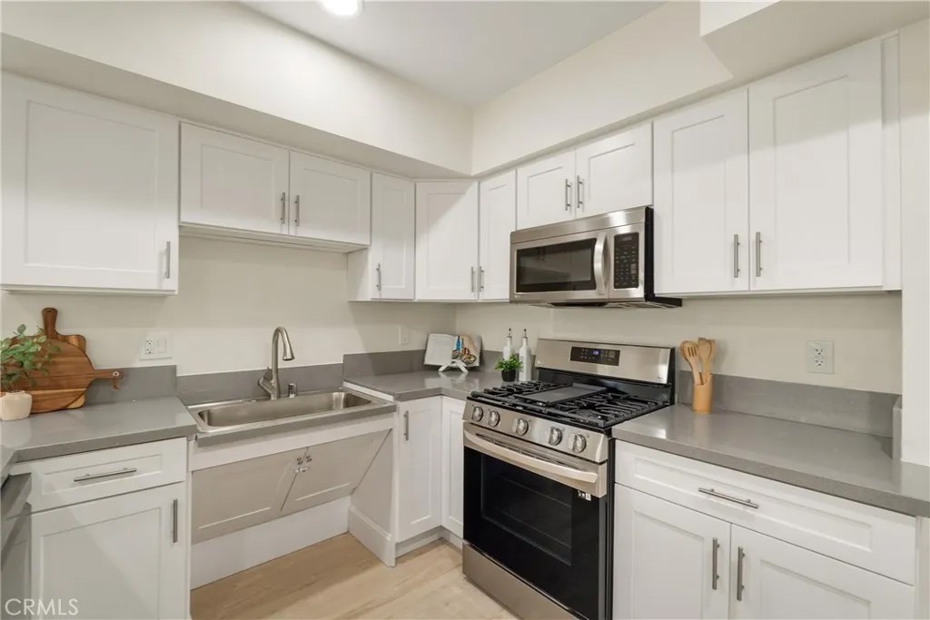1409 N Hobart