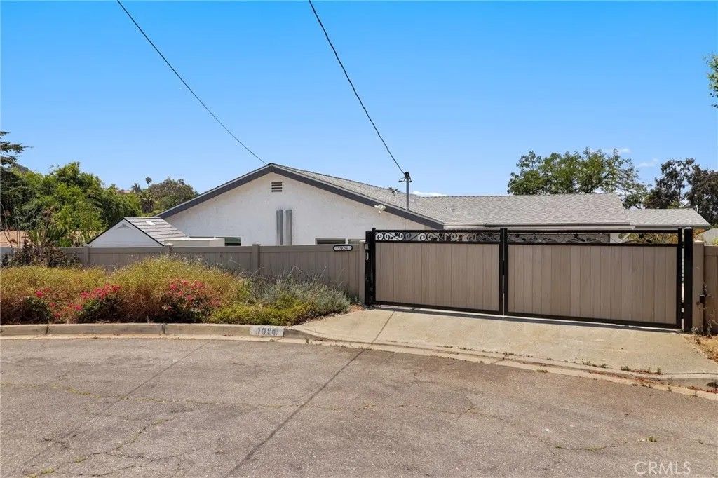 Photo of 1026 Louie Place, Vista, CA 92084 (MLS # OC26126772)