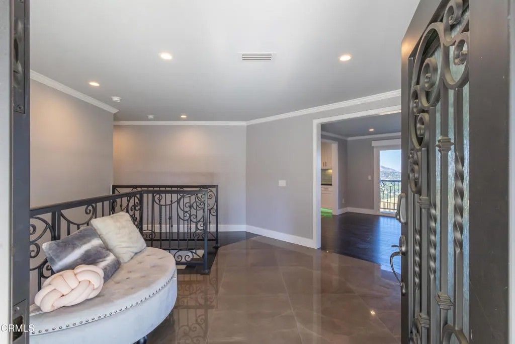 Photo of 481 Starlight Crest Drive, La Canada Flintridge, CA 91011 (MLS # P1-26822)