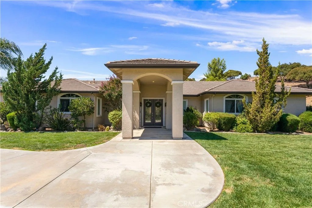 38580 Celine Cove