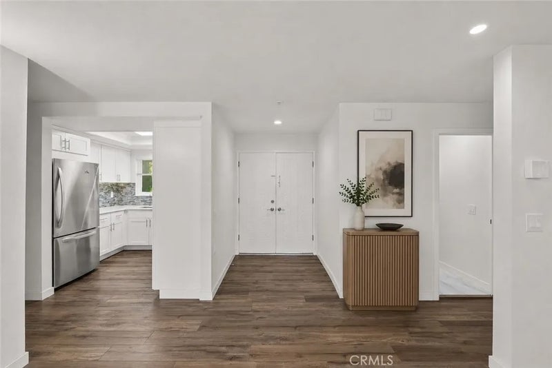 2354 Via Mariposa West 1E