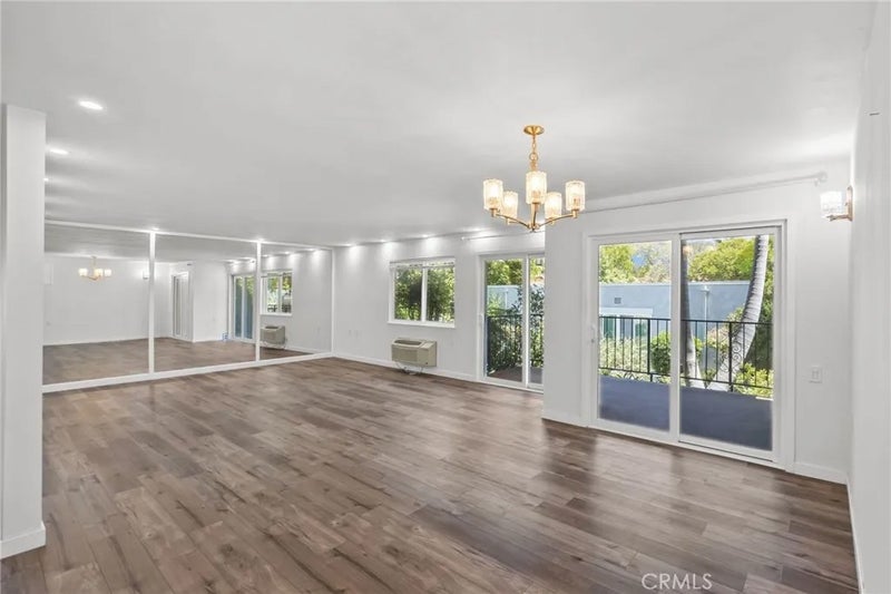 2354 Via Mariposa West 1E