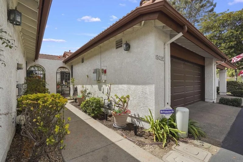 1502 Apache Dr E