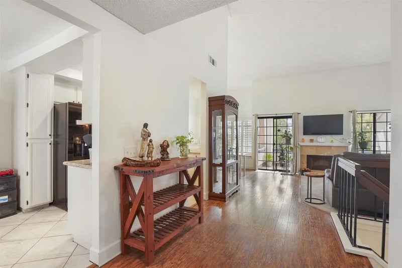 1502 Apache Dr E