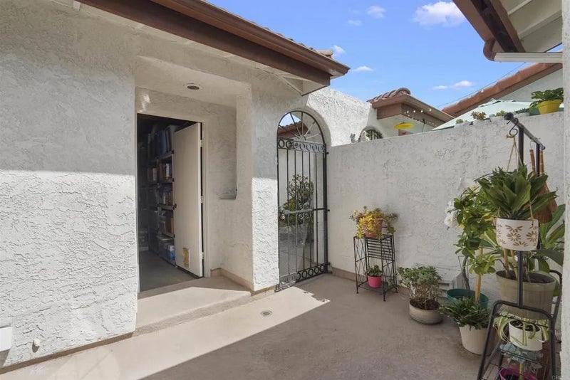 1502 Apache Dr E