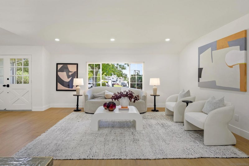 1198 Benjamin Pl