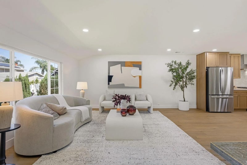 1198 Benjamin Pl