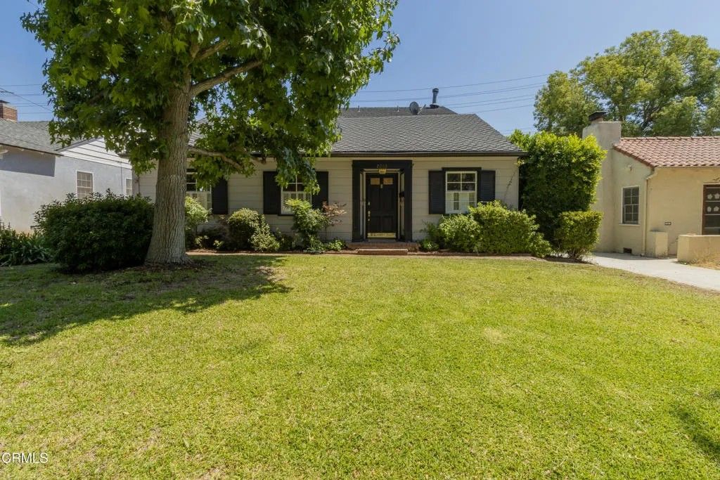 Photo of 2058 Stratford Avenue, South Pasadena, CA 91030 (MLS # P1-25138)