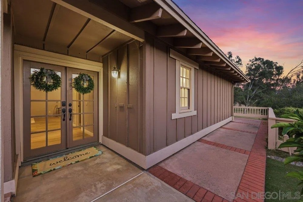 Photo of 8635 Circle R Valley Ln, Escondido, CA 92026 (MLS # 260015716)