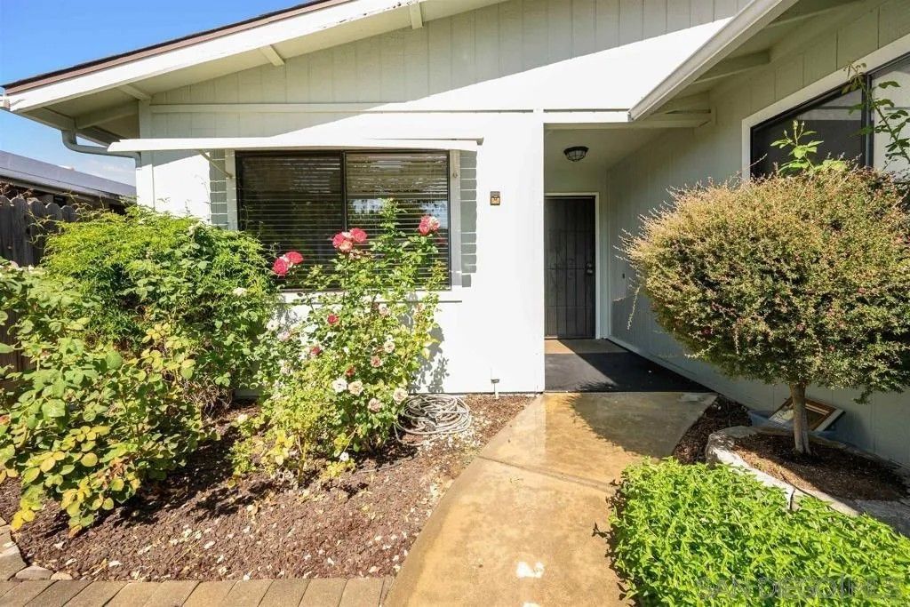 Photo of 1811 Lynx Glen, Escondido, CA 92026 (MLS # 250046184)